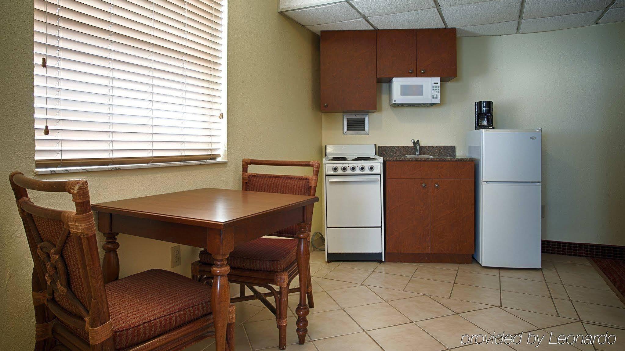 דייטונה ביץ' Best Western Aku Tiki Inn מראה חיצוני תמונה